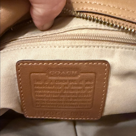 Coach Vintage Y2K Tan Leather Shoulder Bag 🩷 - Picture 7 of 15